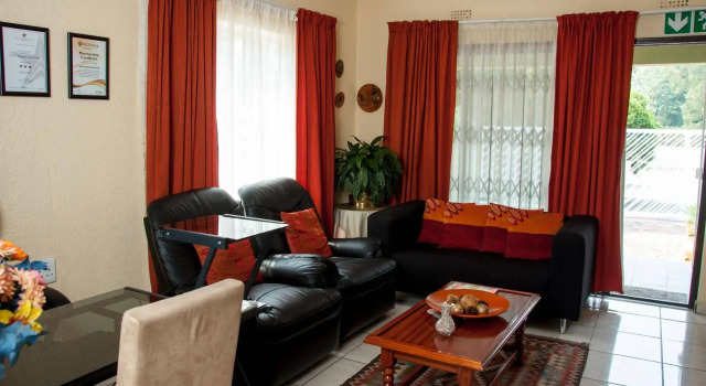 Kwa - Bungane Guest House, Buchen Sie Pension Johannesburg Gauteng
