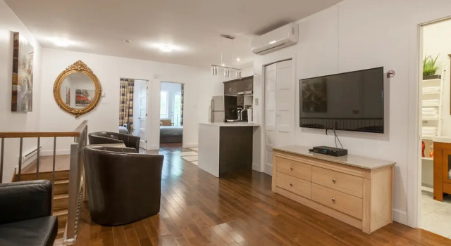 LMVR - LuxApt 3 - 7 bedrooms 2 bathrooms, Забронировать Апартаменты/квартира Плато-Мон-Рояль Монреаль, рядом с Plateau Mont Royal