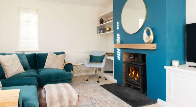 Sussex Escape for 8 With Hot Tub nr Goodwood, Забронировать Дом для отпуска Отели Исторического графства Суссекса с парковкой, Парковка