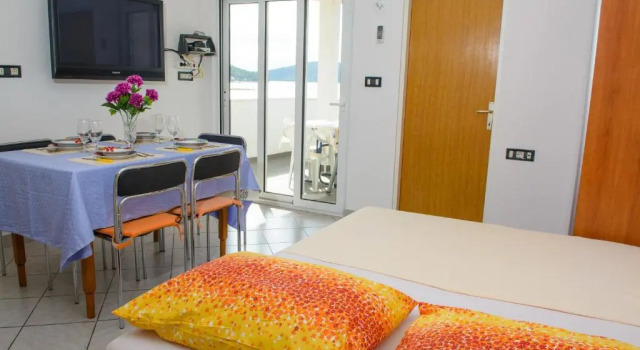 Апартаменты с видом на море Apartments Jerkunica