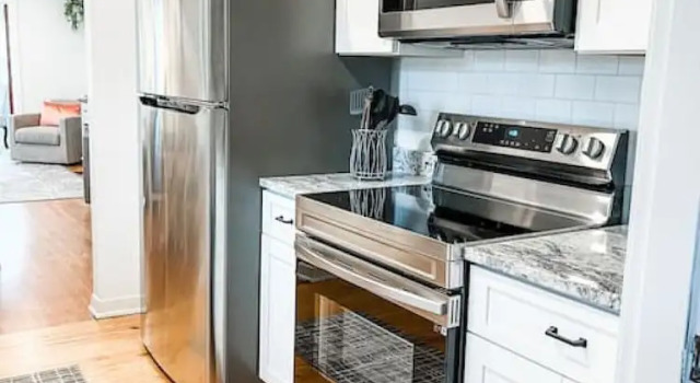 Коттедж Changes In Latitude Pet Friendly Retreat