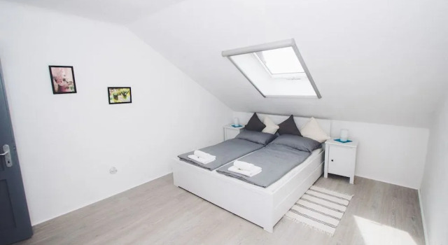 Apartment Mihaela, Забронировать Апартаменты/квартира Отели Шибеник с парковкой, рядом с Sibenik Town Museum, Парковка