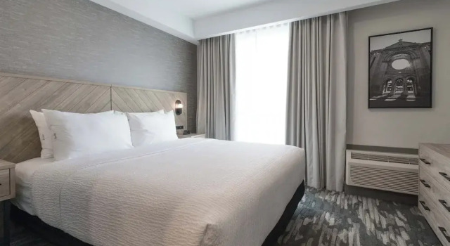 Люкс Standard Sandman Signature Winnipeg Airport Hotel & Suites