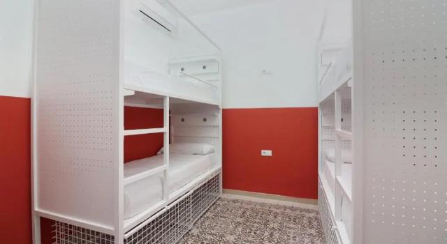 Кровать в общем номере (женский номер) Feel Hostels City Center