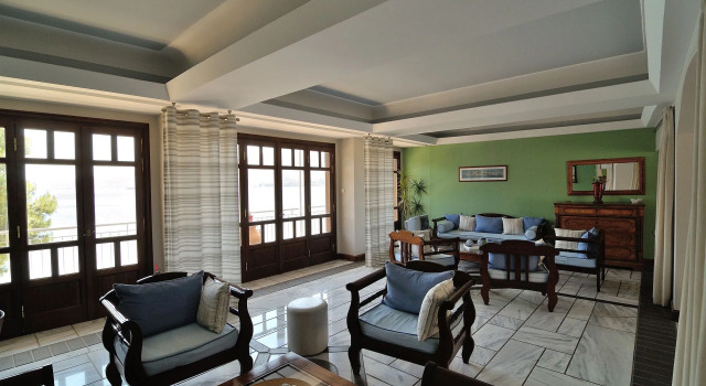 Golden View Beach Hotel