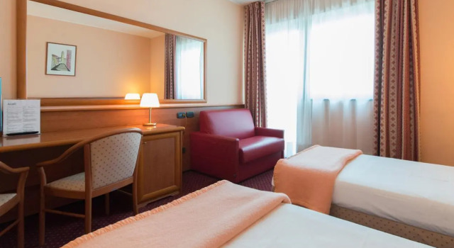 Трёхместный номер Standard Airport Hotel Bergamo