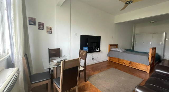 Apartamento a 200m da praia de Copacabana