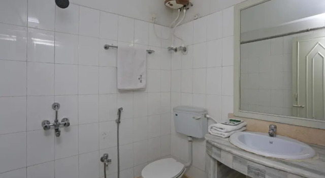Standard Kahden hengen huone merinäköala Hotel Niladri