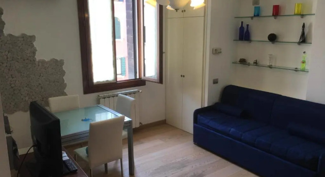 Ca' Santa Marta Apartment, Забронировать Апартаменты/квартира Дорсодуро Венеция