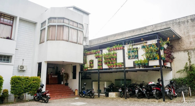 Hotel Juvante by Oyo Rooms, Book Hotel Parompong West Java