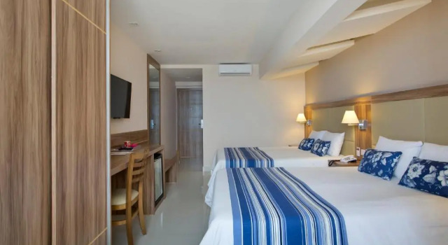 Четырёхместный номер Standard Hotel Atlantico Praia