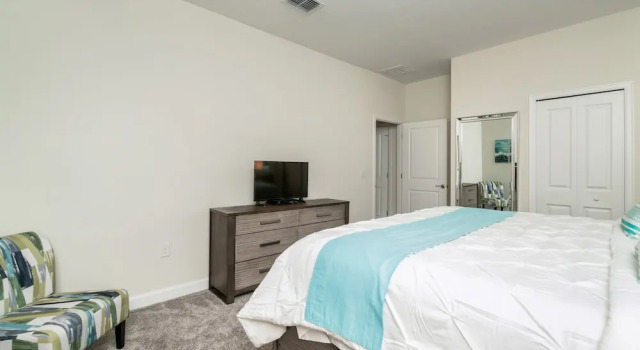9 Bdrm5 Bathchampions Gate
