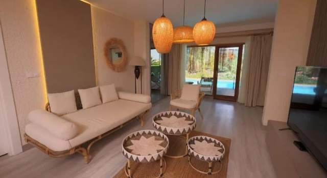 Люкс Flora Garden Beach Hotel