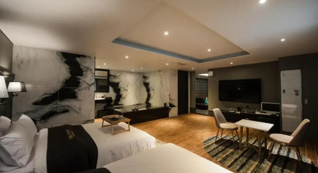 Suite Amare