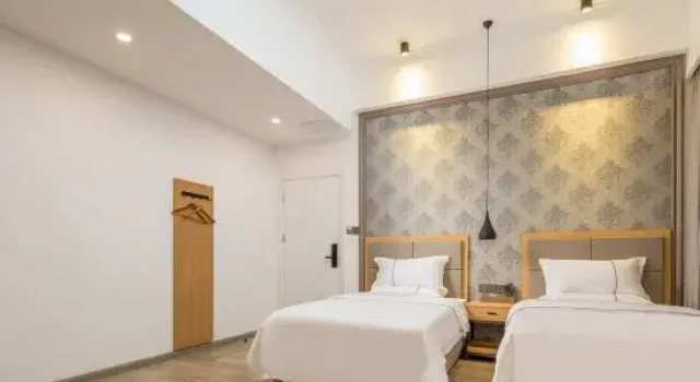 Shengjia Theme Hotel (Guangzhou Dashi Metro Station)