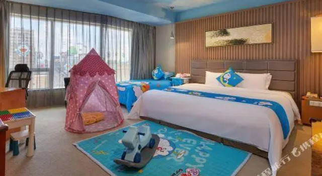Семейный номер Deluxe HJ International Hotel