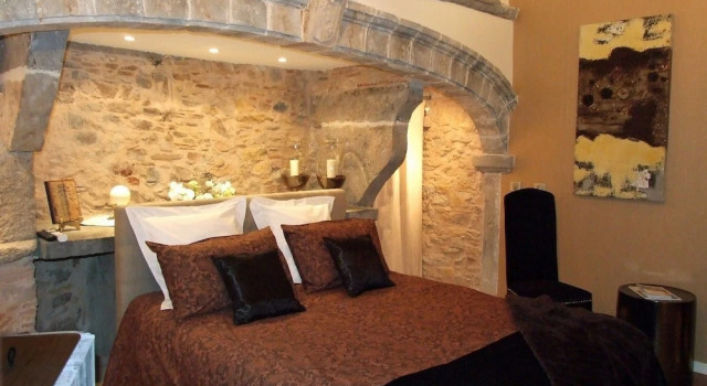 Loge des 3 Maries, Забронировать Отель Лион Rhône, рядом с Перраш