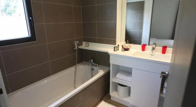Двухместный номер Comfort Hotel 202
