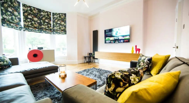 Maison Parfaite HG1 - 2 Luxury apartments with Parking Space - Near town centre, Varaa Huoneisto Asunnot kohteessa Merseyside, Huoneisto