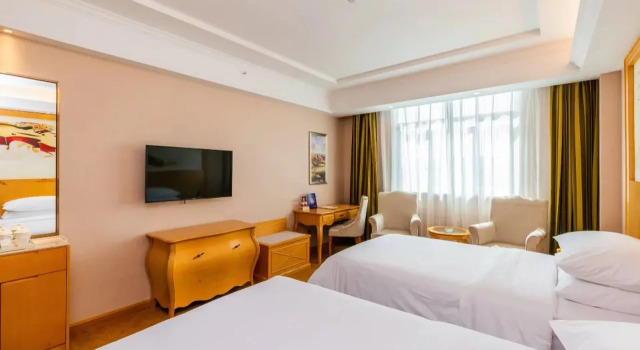 Vienna Hotel Foshan High-speed Railway Station Guidan Road Branch, Rezerwuj Hotel Tanie hotele w Foshan Area