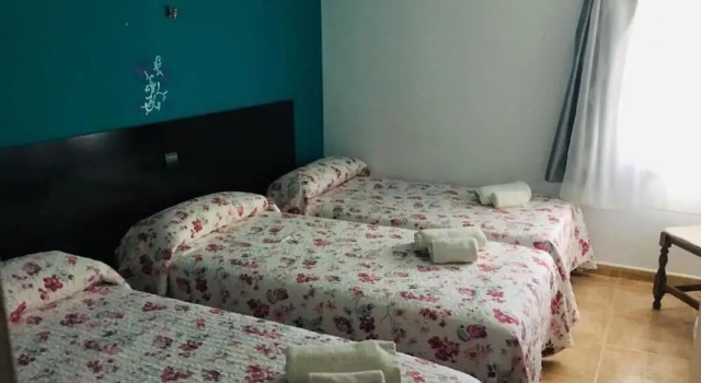 Номер Standard Hostal  Catedritos Ibéricos A-5 KM 154