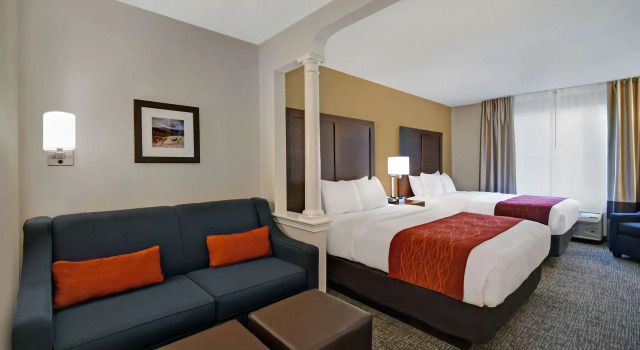 Четырёхместный люкс Comfort Inn & Suites Wilton