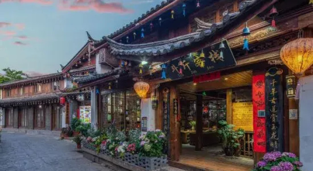 Dou Jin Inn, Забронировать Отель Лицзян Юньнань, рядом с Улица Сквер-стрит Древнего города Даянь