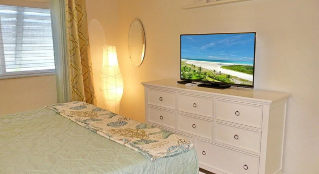 978 Spruce Avenue, Забронировать Отель Марко-Айленд штат Флорида, рядом с City of Marco Island Racquet Center
