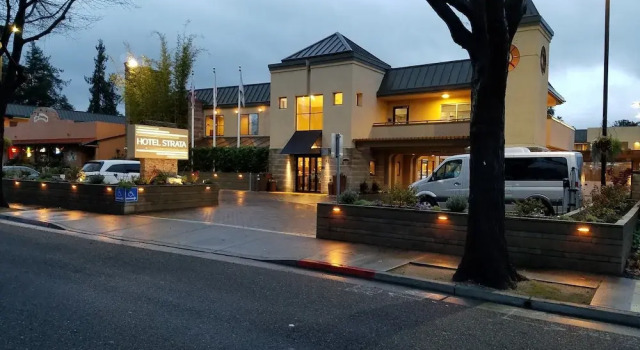 Holiday Inn Express Hotel And Suites Mountain View-town Center, Забронировать Отель Маунтин-Вью Silicon Valley, рядом с Klein Park