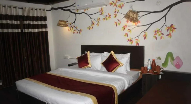 V One Resort Soho Jim Corbett, Rezerwuj Ośrodek wypoczynkowy Hotele w Uttarakhand z basenem, Basen