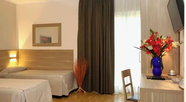 Standard- dobbelt værelse med altan Dama Hotel