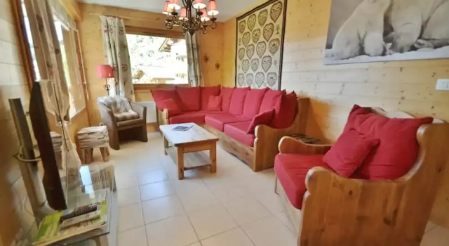 Le Praz - ARAVIS Holidays, Prenota Hotel Hotel a Alvernia con parcheggio, Parcheggio
