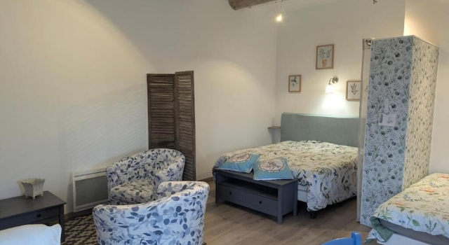 gite le Petit Luberon  Lisianthus, จอง โรงแรม Cabrieres-d'Avignon Luberon