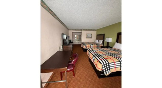 Четырёхместный номер Standard Victorian Inn By OYO Whitesboro US Hwy 82