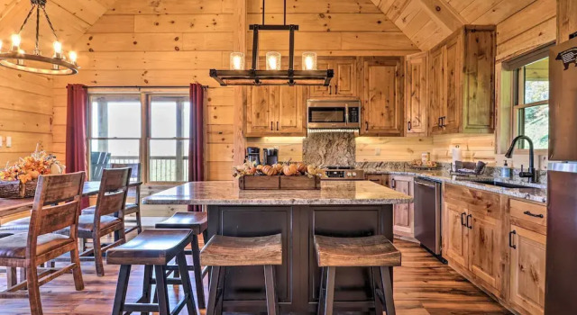 Hot Tub + Smokies Views! Spacious Mountain Retreat