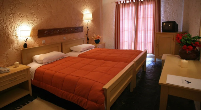 Двухместный номер Standard с балконом и с видом на горы Andros Holiday Hotel
