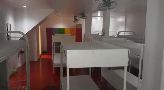 Кровать в общем номере (мужской номер) Dormitels.ph The Fort BGC