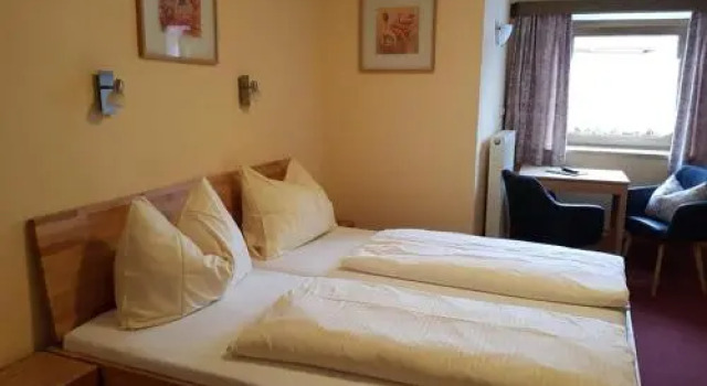 Gasthof Edelweiß, Varaa Hotelli Hotellit Baijeri pysäköinnillä, Pysäköinti
