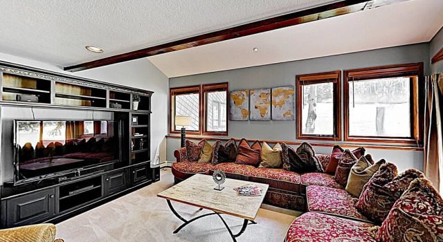 New Listing! Mountain-view Gem W/ Private Hot Tub 4 Bedroom Duplex, Забронировать Апартаменты/квартира Апартаменты Эйвон, Апартаменты/квартира