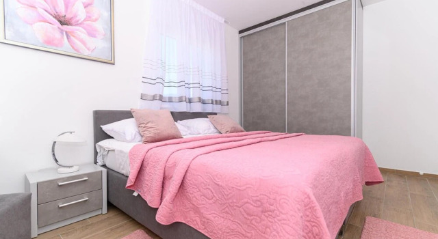 Beautiful Apartment in Seget Donji With Wifi and 2 Bedrooms