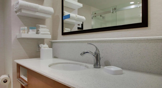 Номер Standard Hampton Inn-Pawtucket, RI