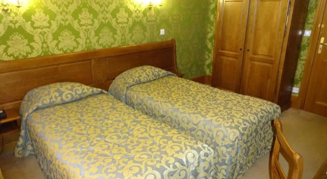 Двухместный номер Standard Logis Hotel de La Cloche