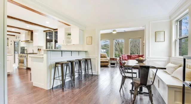 The Arrive Authentic Tudor - 4 Br Home, Rezerwuj Dom wakacyjny Domki letniskowe w Greater Austin, Domek