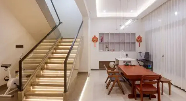 Zhangjiajie Qilou Yashay (Gaotiezhan Seventy-Two Storey Qilou Branch)