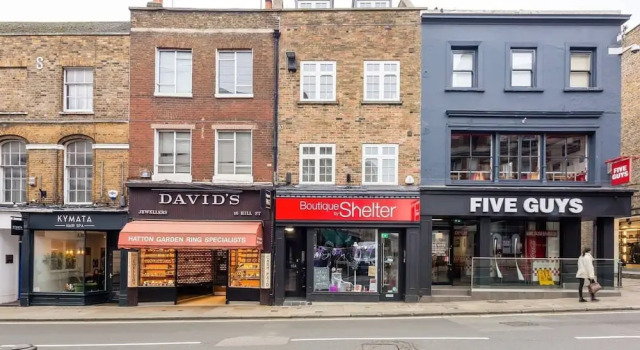 Large Luxury Studio in Heart of Richmond
