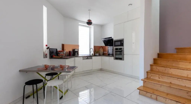 Апартаменты Alpinias Bed and Breakfast
