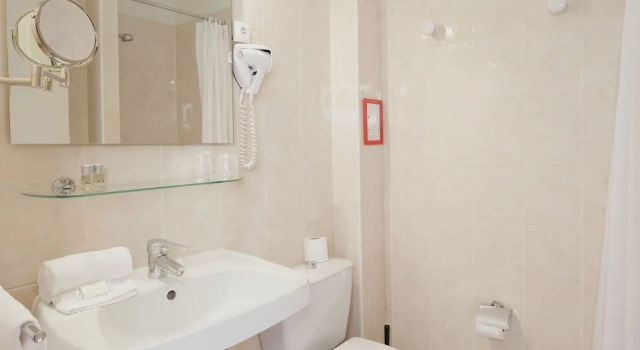 Двухместный номер Economy LOGIS Hôtel Du Théâtre