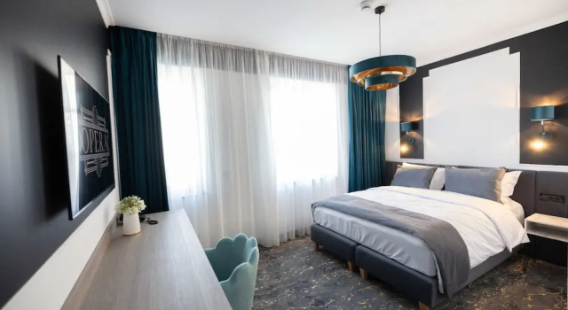 Tienda Opera Hotel