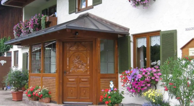 Landhaus Berktold, Varaa Lomakoti Hotellit Baijeri pysäköinnillä, Pysäköinti