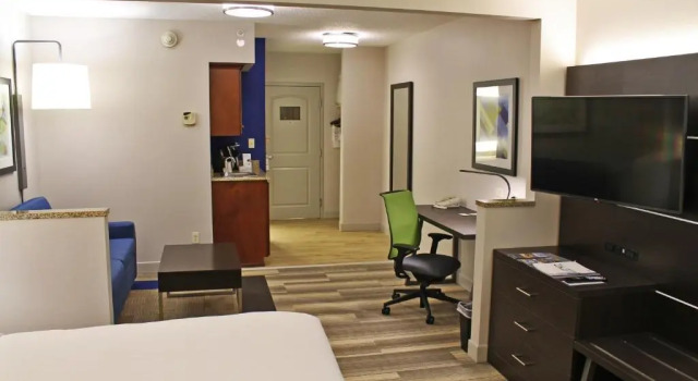 Люкс Holiday Inn Express Hotel & Suites Cape Girardeau I-55 by IHG